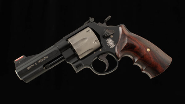 Smith & Wesson 329PD Airlite PD .44MAG - c2003, 25oz, 99% MIRROR BORE