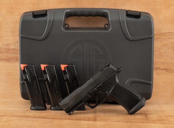 SIG Sauer P365-XMACRO TACOPS 9mm - 2024, MIRROR BORE, 99%, 4 MAGS, CASED