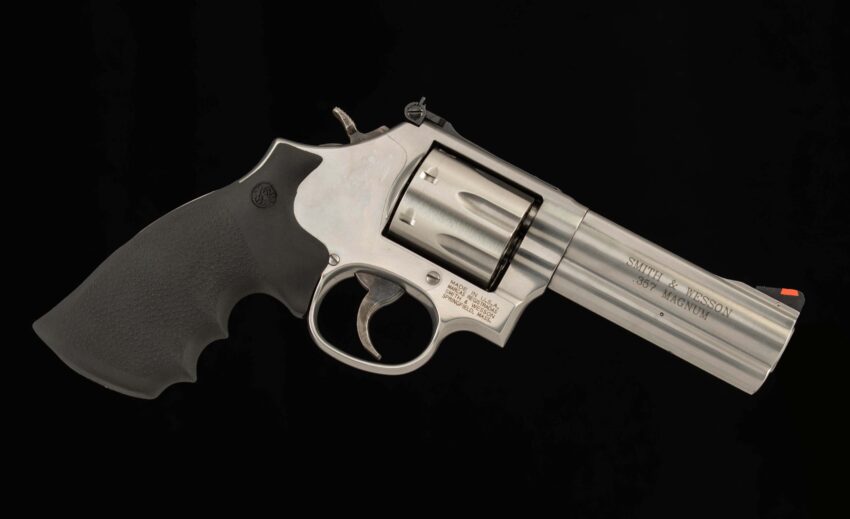 Smith & Wesson Model 686-6, .357MAG - ORIGINAL CASE, 99%+, MIRROR BORE