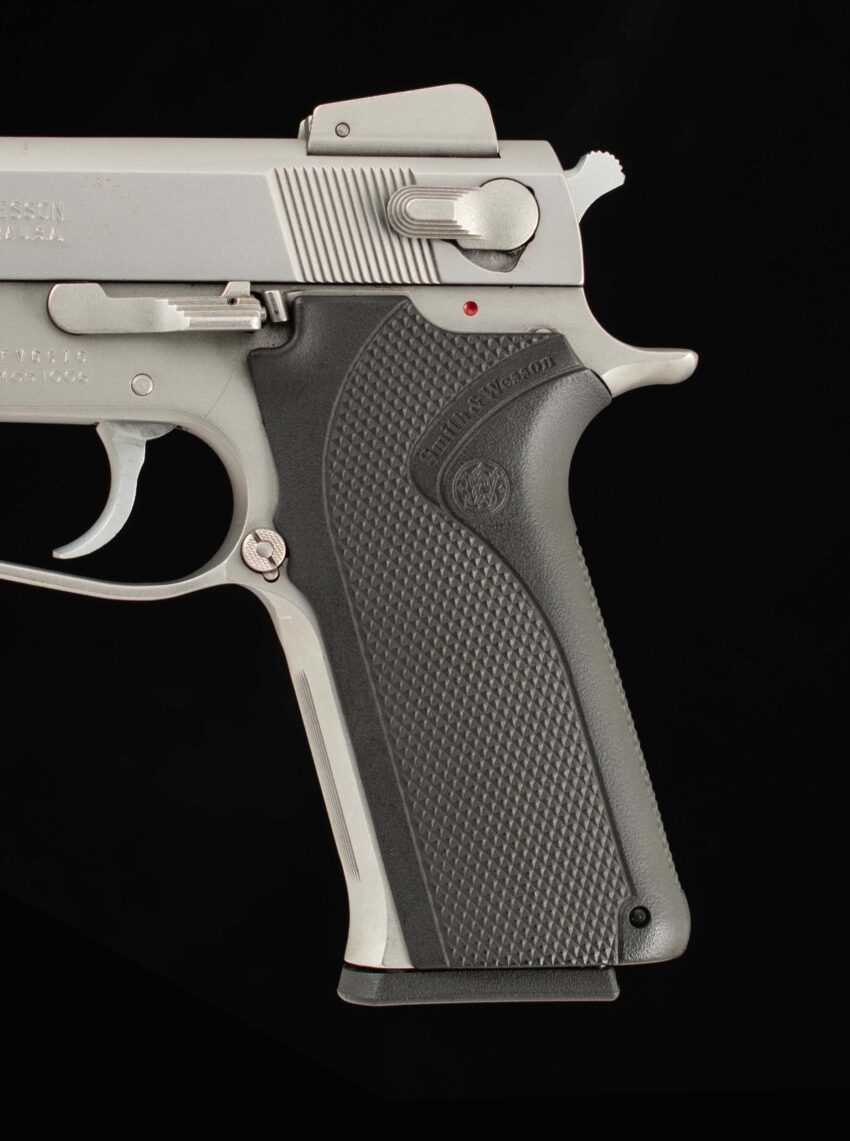 Smith & Wesson Model 1006 10mm – 1990, 9+1, PROTECTED SIGHTS