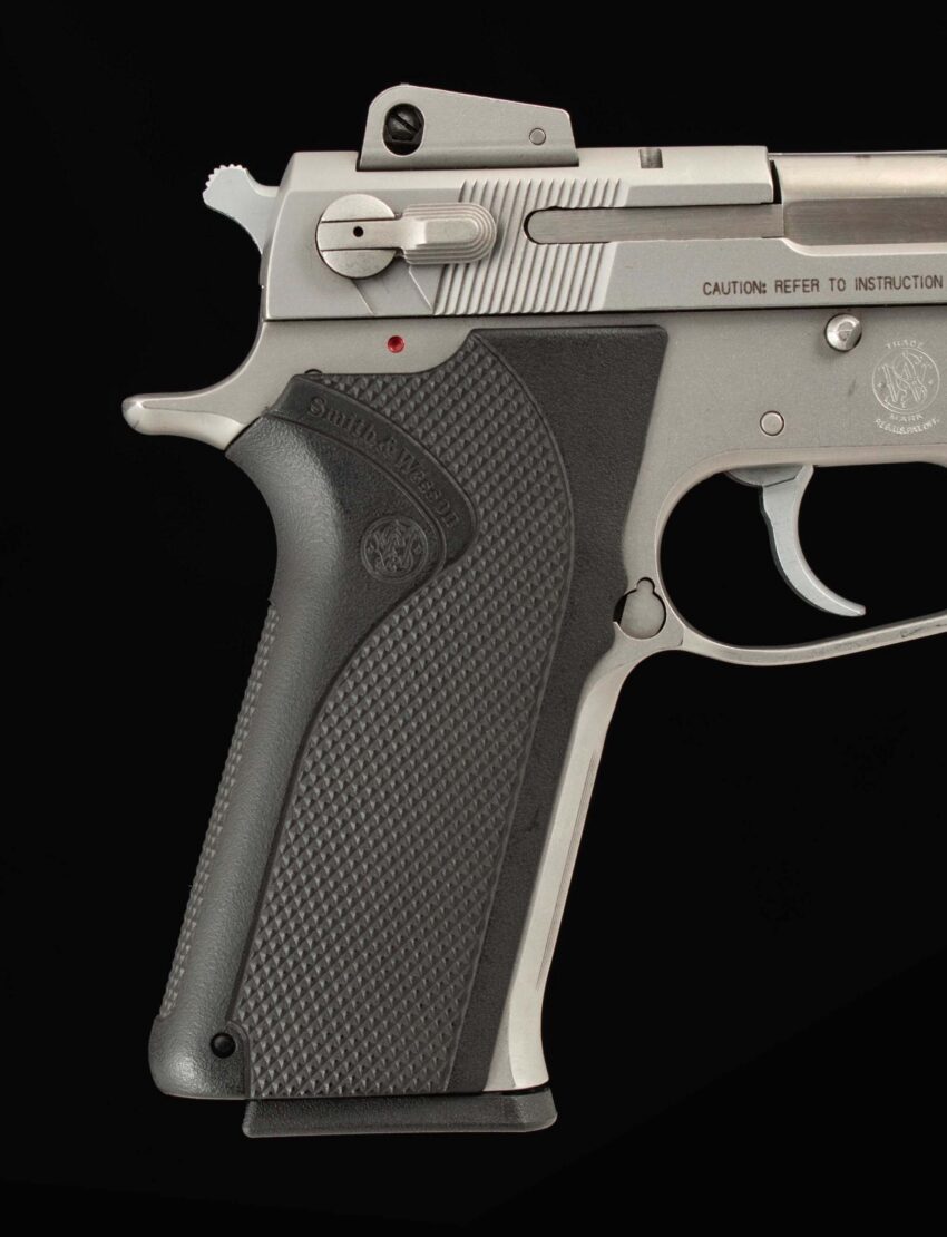 Smith & Wesson Model 1006 10mm – 1990, 9+1, PROTECTED SIGHTS