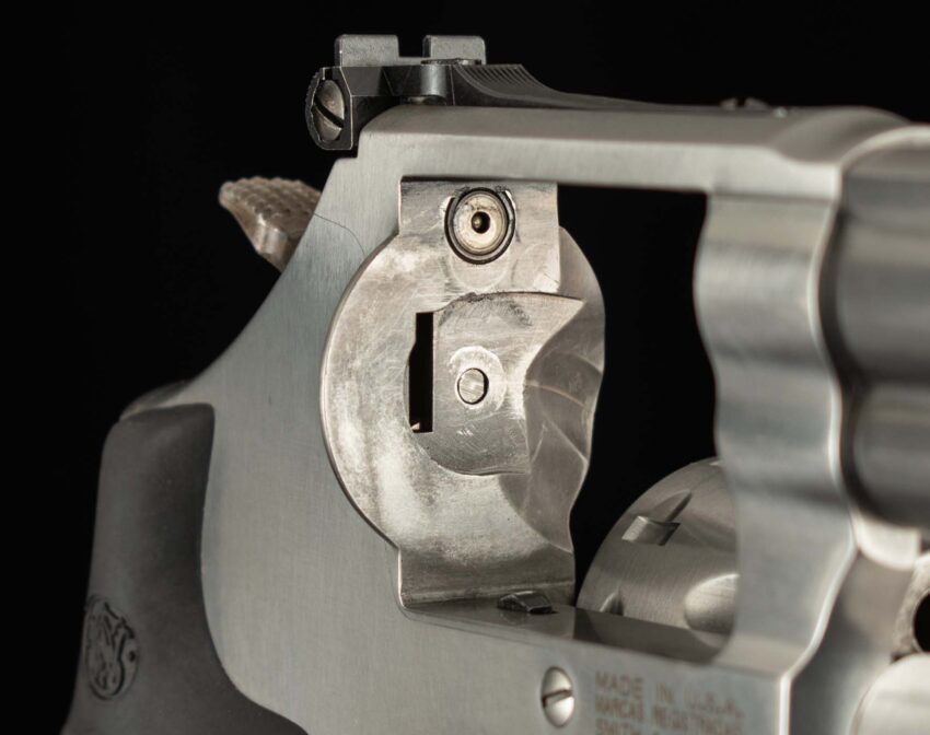 Smith & Wesson Model 617-6, .22LR - MIRROR BORE, 99% FACTORY, CASED