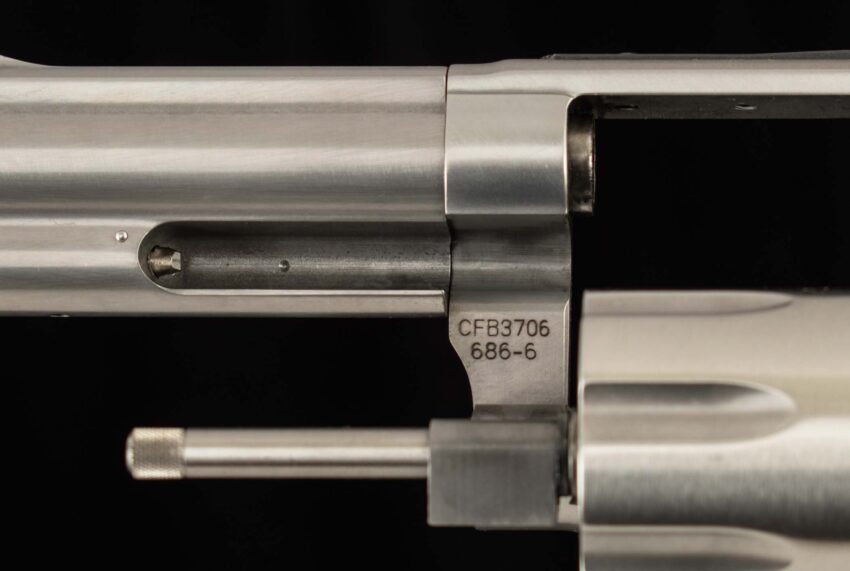 Smith & Wesson Model 686-6, .357MAG - ORIGINAL CASE, 99%+, MIRROR BORE