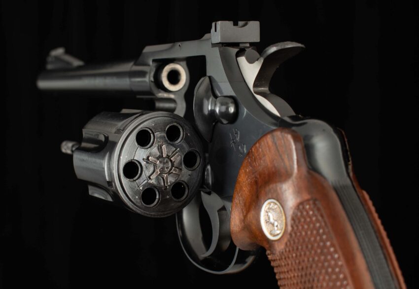 Colt Officers Model Match .22 MAGNUM - 99%, BOX, TEST TARGET, MIRROR BORE