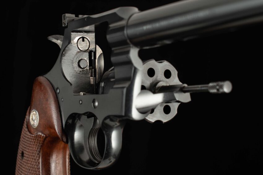 Colt Officers Model Match .22 MAGNUM - 99%, BOX, TEST TARGET, MIRROR BORE