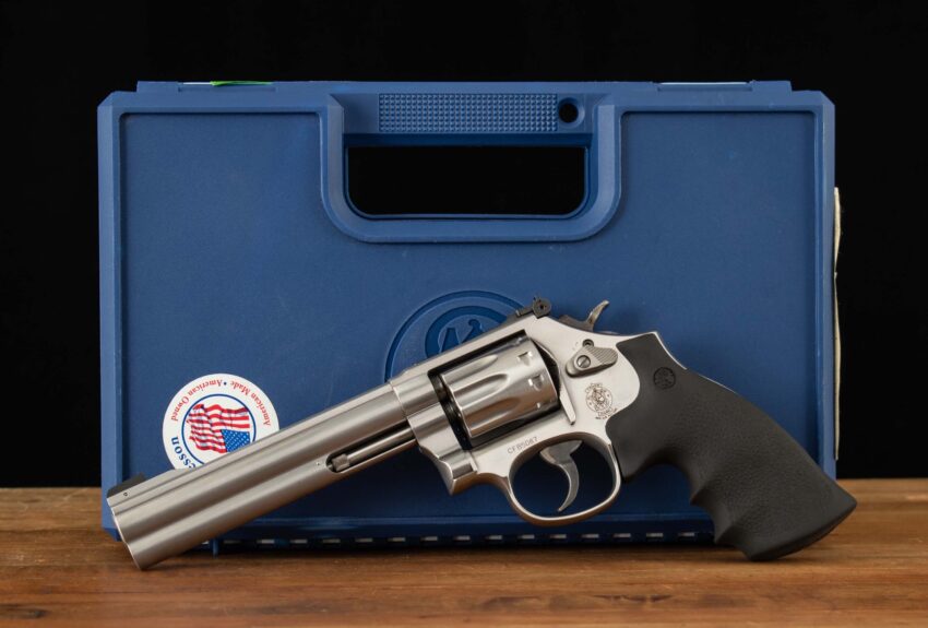Smith & Wesson Model 617-6, .22LR - MIRROR BORE, 99% FACTORY, CASED